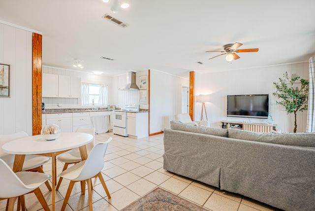 2914 Treasure Circle, Panama City Beach, FL 32408