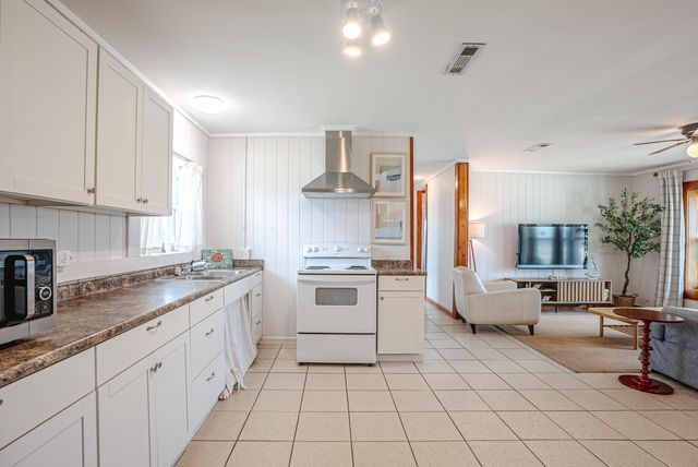 2914 Treasure Circle, Panama City Beach, FL 32408