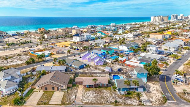 2914 Treasure Circle, Panama City Beach, FL 32408