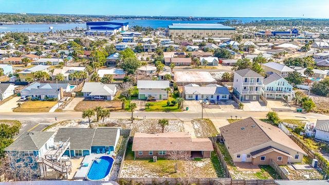 2914 Treasure Circle, Panama City Beach, FL 32408