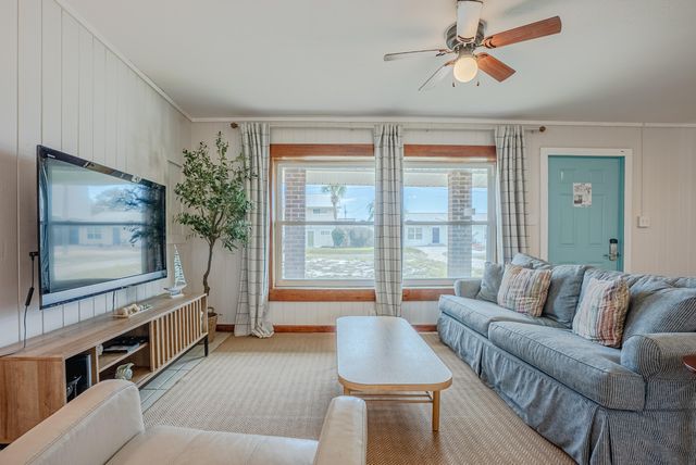 2914 Treasure Circle, Panama City Beach, FL 32408