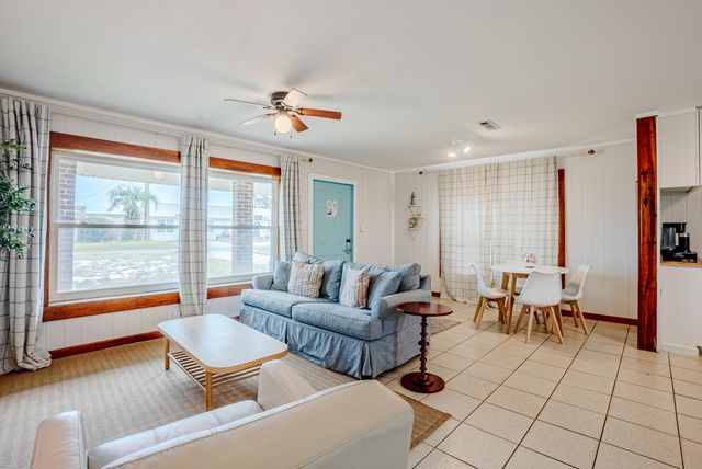 2914 Treasure Circle, Panama City Beach, FL 32408