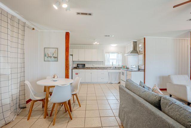 2914 Treasure Circle, Panama City Beach, FL 32408