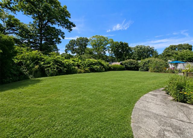 102 Magnolia Drive, Selden, NY 11784