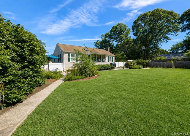 102 Magnolia Drive, Selden, NY 11784