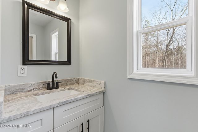 39 Blue Jay Drive, Toms River, NJ 08755