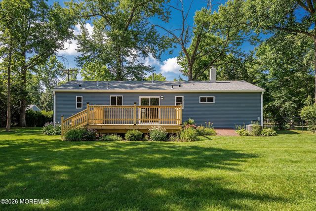 39 Blue Jay Drive, Toms River, NJ 08755