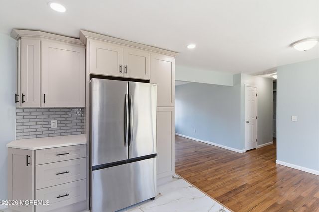 39 Blue Jay Drive, Toms River, NJ 08755