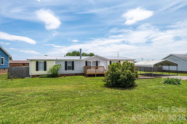 2385 Arrowwood Drive, Hickory, NC 28601