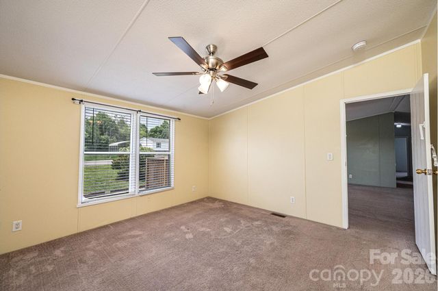 2385 Arrowwood Drive, Hickory, NC 28601