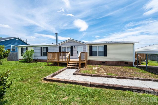 2385 Arrowwood Drive, Hickory, NC 28601