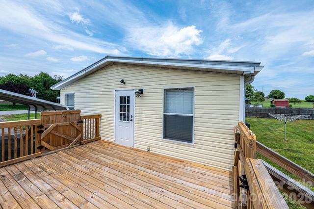2385 Arrowwood Drive, Hickory, NC 28601