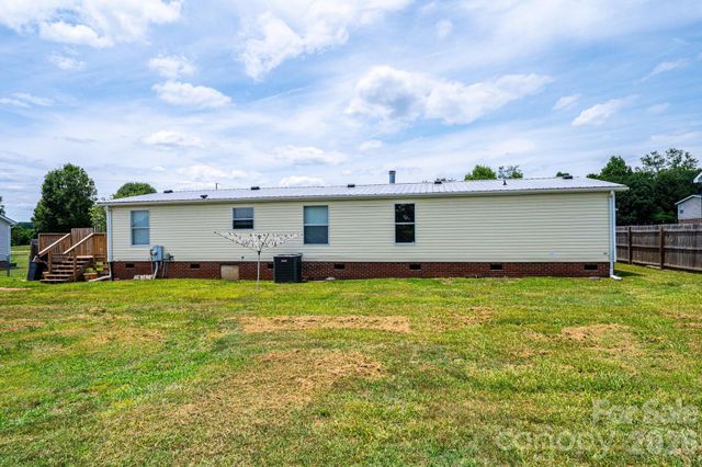 2385 Arrowwood Drive, Hickory, NC 28601