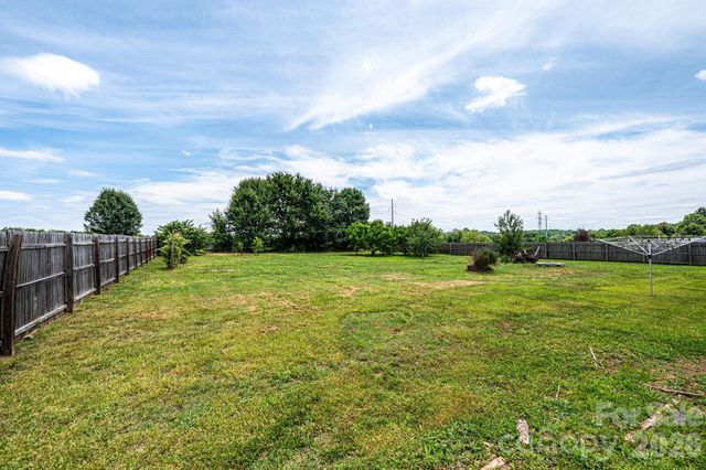 2385 Arrowwood Drive, Hickory, NC 28601