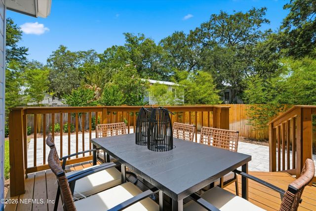 1552 LARUE Avenue, Jacksonville, FL 32207