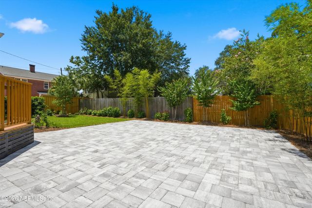 1552 LARUE Avenue, Jacksonville, FL 32207