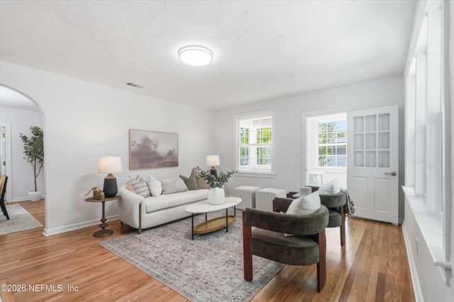 1552 LARUE Avenue, Jacksonville, FL 32207
