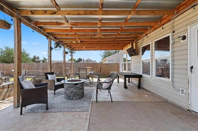 916 Danbury Place, Yukon, OK 73099