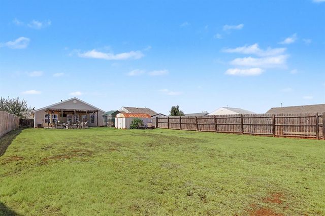 916 Danbury Place, Yukon, OK 73099