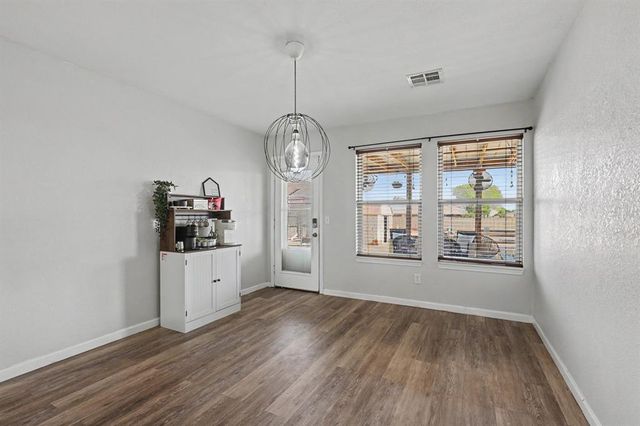 916 Danbury Place, Yukon, OK 73099