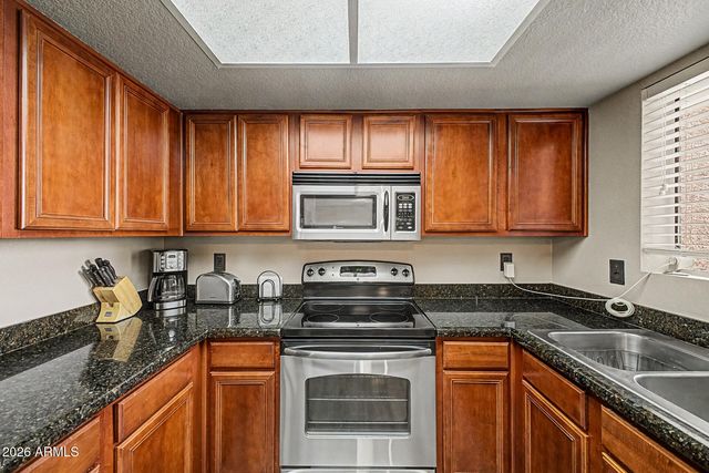 5757 W EUGIE Avenue 2095, Glendale, AZ 85304