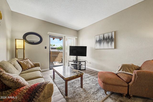 5757 W EUGIE Avenue 2095, Glendale, AZ 85304