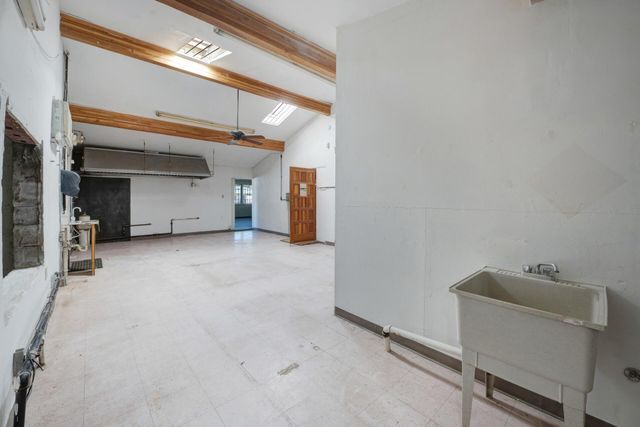 921 E River Road, Belen, NM 87002