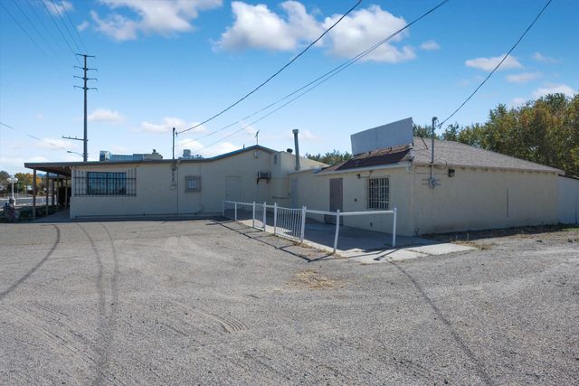 921 E River Road, Belen, NM 87002