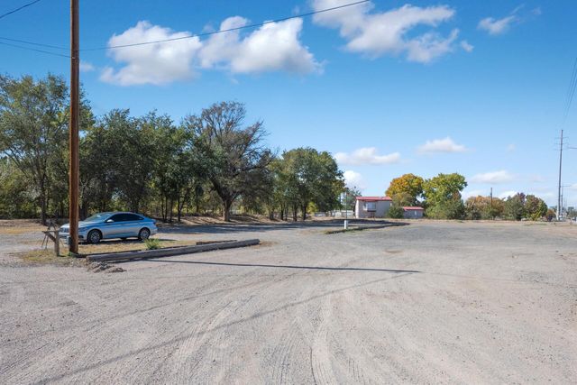 921 E River Road, Belen, NM 87002