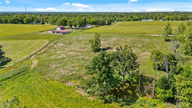 19057 Strawberry Plant Road, Fayetteville, AR 72704