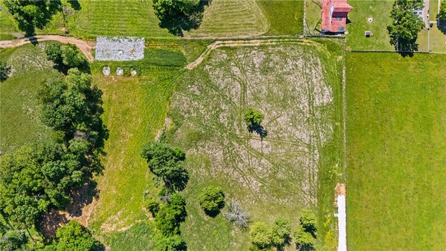 19057 Strawberry Plant Road, Fayetteville, AR 72704
