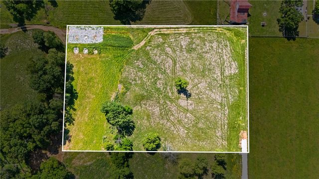 19057 Strawberry Plant Road, Fayetteville, AR 72704