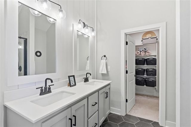 729 Juniper Drive, Blue Springs, MO 64014