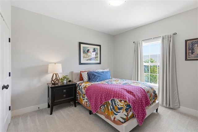729 Juniper Drive, Blue Springs, MO 64014