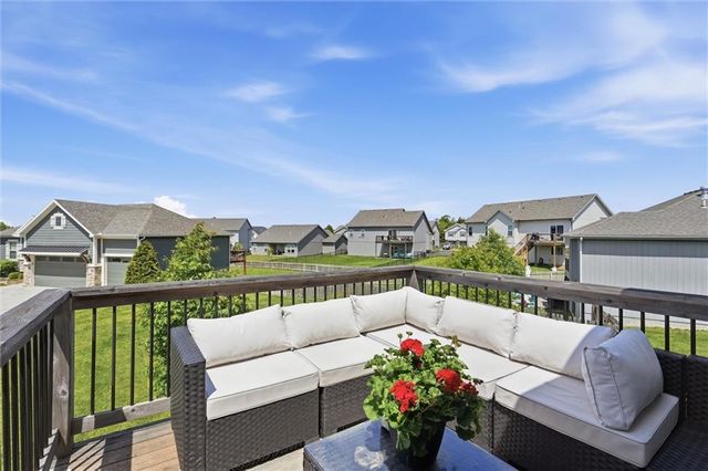 729 Juniper Drive, Blue Springs, MO 64014