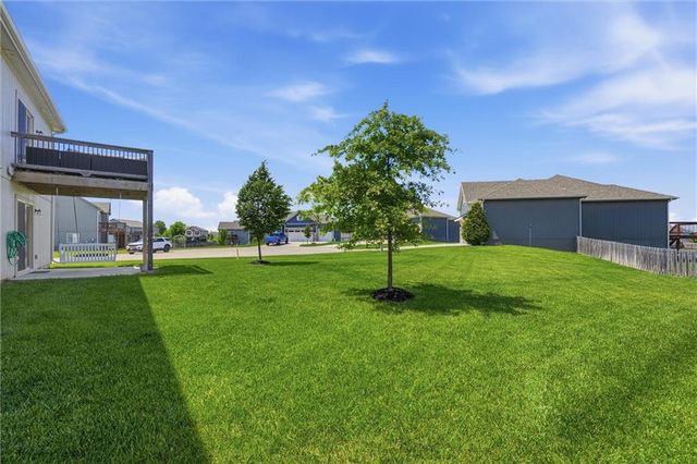 729 Juniper Drive, Blue Springs, MO 64014