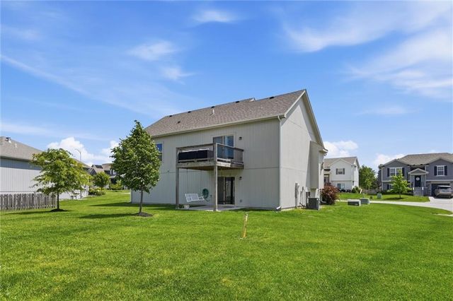 729 Juniper Drive, Blue Springs, MO 64014