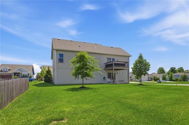 729 Juniper Drive, Blue Springs, MO 64014