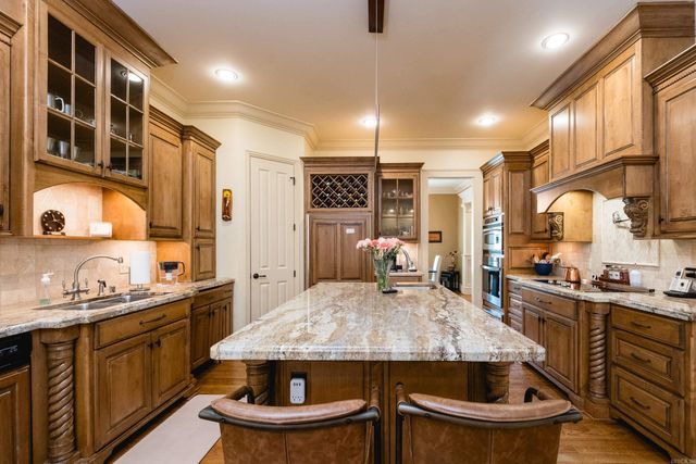 81 Quercus Circle, Little Rock, AR 72223