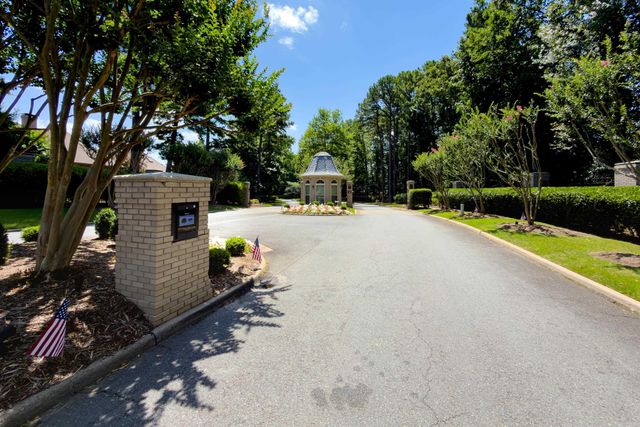 81 Quercus Circle, Little Rock, AR 72223