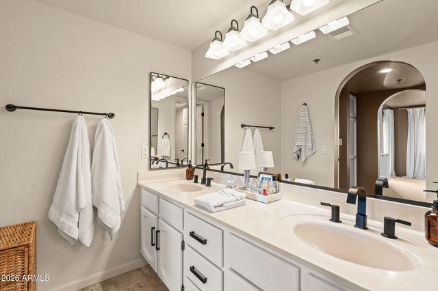 3031 N CIVIC CENTER Plaza 260, Scottsdale, AZ 85251