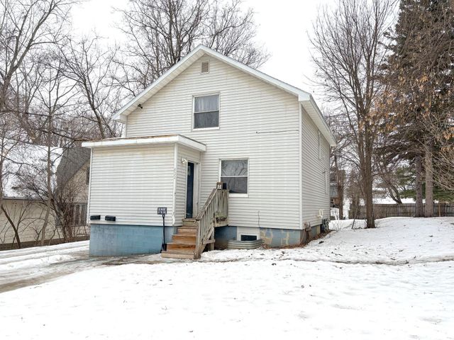 822 W Maple Avenue, Fergus Falls, MN 56537