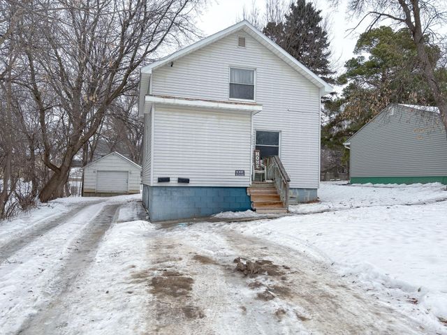 822 W Maple Avenue, Fergus Falls, MN 56537