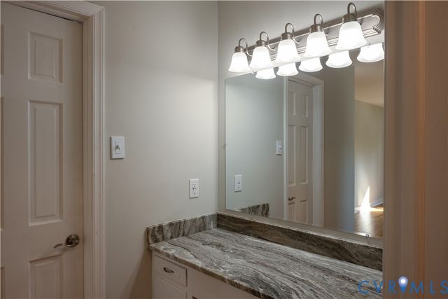 11800 Heathmere Cres, Midlothian, VA 23113