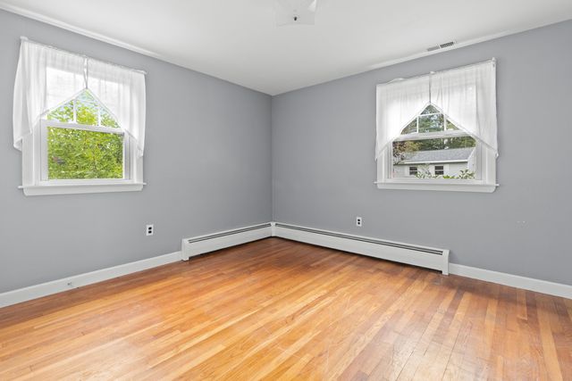 22 Henry Street, Salem, NH 03079