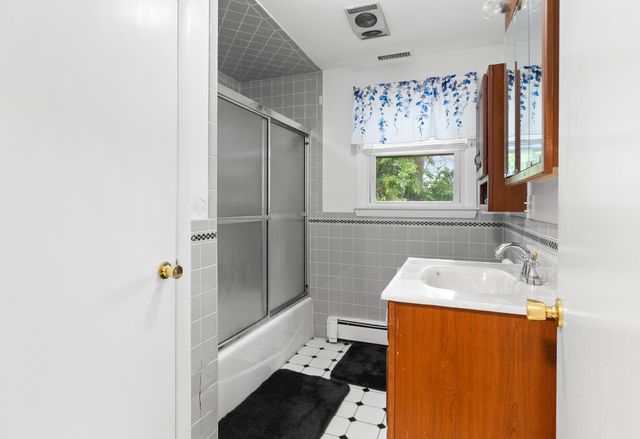 22 Henry Street, Salem, NH 03079