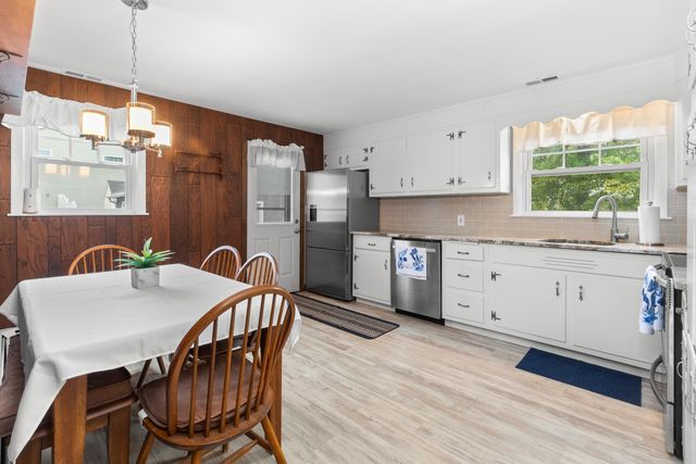 22 Henry Street, Salem, NH 03079
