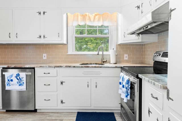 22 Henry Street, Salem, NH 03079