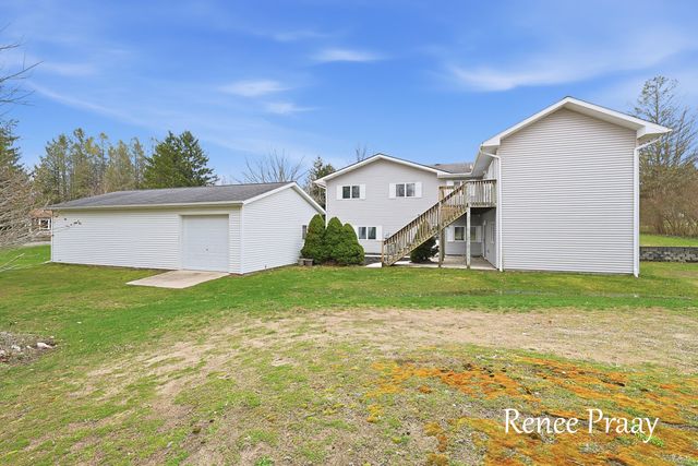 3830 Meadowbrook Lane, Hart, MI 49420