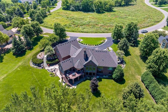 130 Bergamot Drive, Medina, MN 55340